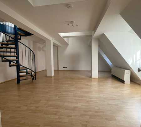 Charmante 1,5 Zimmer Maisonette-Wohnung