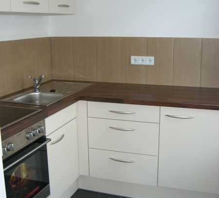 **Schöne 2-Raumwohnung mit Einbauküche und Balkon**WE04** Staffelmietvertrag !!