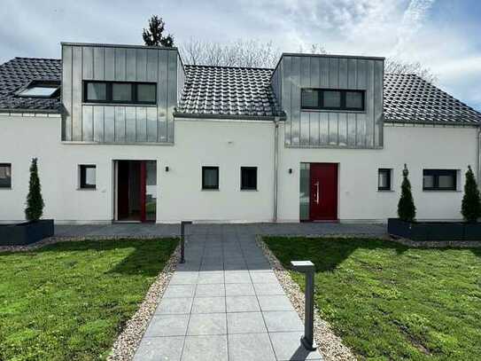 117 m² Haus / Town-House Neubau hell, ruhig, Top Lage viel Balkon Fußbodenheizung 3-Zimmer-Wohnung