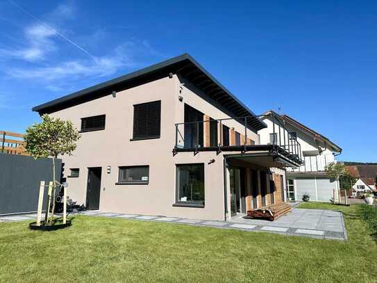 Erstbezug Neubau mit Einbauküche und Balkon in Traumlage in Bad König (OT)