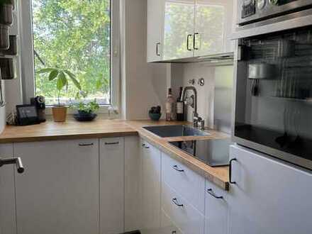 Freie, helle 2-Zimmer-Wohnung mit Balkon, Keller und Tiefgarage in Unterhaching