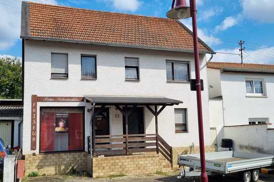 Günstiges 8-Raum-Einfamilienhaus in Simmertal