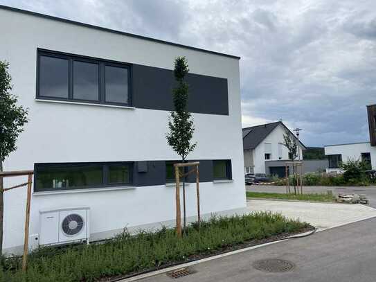 Architekten-Doppelhaushälfte in Altenmünster zu vermieten