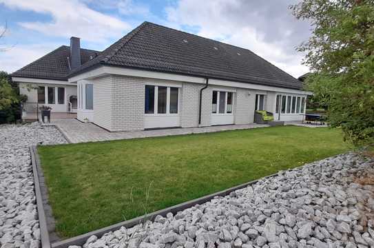 Außergewöhnliches Architektenhaus mit traumhaften Blick ins Rothaargebirge