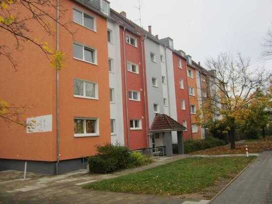 Neu renovierte, großzügige 3-Zimmer-Wohnung mit Balkon für Ihre Familie