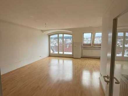 Schöne 3-Zimmer-Dachgeschosswohnung mit Balkon und Einbauküche in Gammertingen