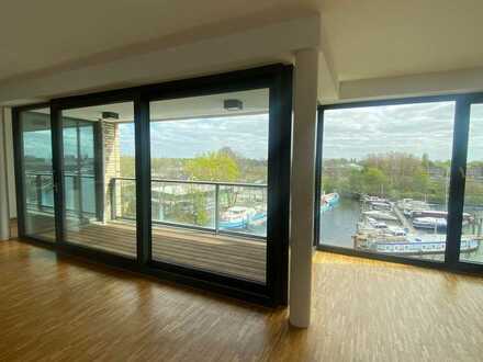 Blick auf den Harburger Hafen - Helle 4,5-Zimmer-Wohnung mit Loggia und Balkon