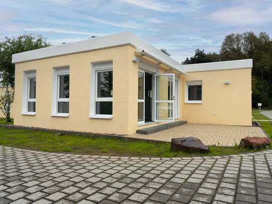 Modernes Bürohaus (Erstbezug)