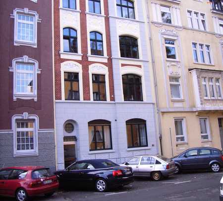 Schöne ruhige Wohnung im renovierten Altbau im Saarlandstraßenviertel