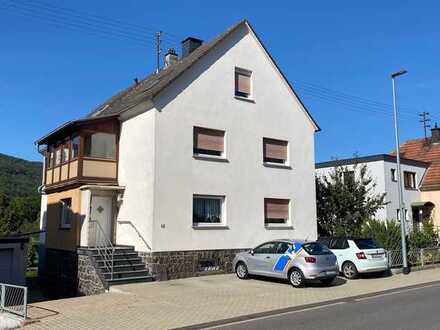 Zwei- bis Dreifamilienhaus mit einem Mieter sucht neuen Eigentümer
