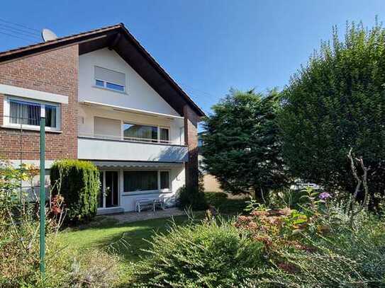 Schönes 2-Familienhaus in guter Lage mit großem Garten und Ausblick