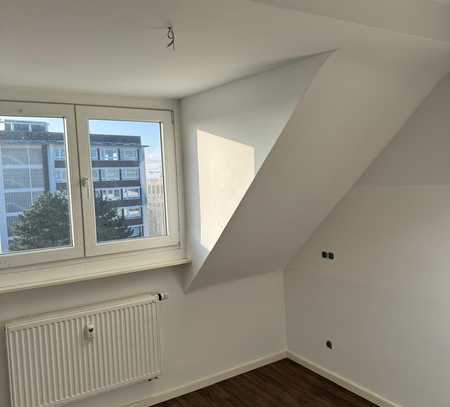 Exklusive, vollständig renovierte 4-Zimmer-Wohnung in Düsseldorf