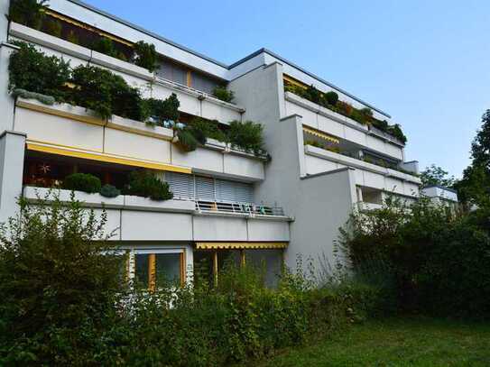 Renovierungsbed. freie 2-Zi.-EG-Whg. ca. 70 m² Wfl.+ca. 42 m² Südterr. u. Blick ins Grüne, Rgbg. ...