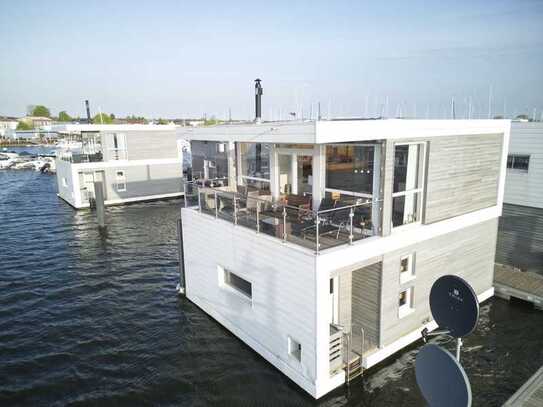 Exklusives schwimmendes Ferienhaus in Bestlage des Yachthafens