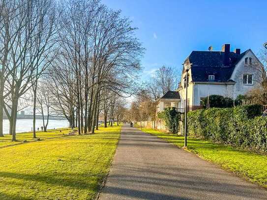 Herrschaftliche Direktorenvilla auf einzigartigem Grundstück in 1. Rheinlage von Bonn - Oberkassel