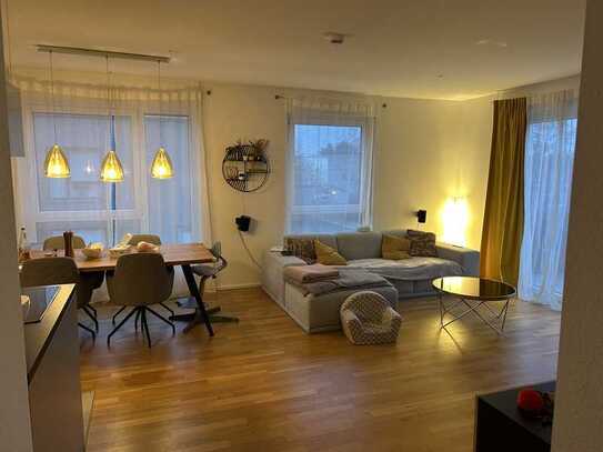 Exklusive 4-Zimmer-Wohnung mit gehobener Innenausstattung, Balkon und Einbauküche in Köln Merheim