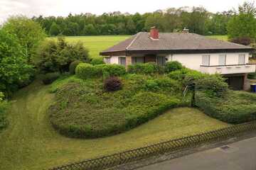 Großzügiges 9-Zimmer-Einfamilienhaus in Fritzlar mit gehobener Ausstattung und uneinsehbarem Garten