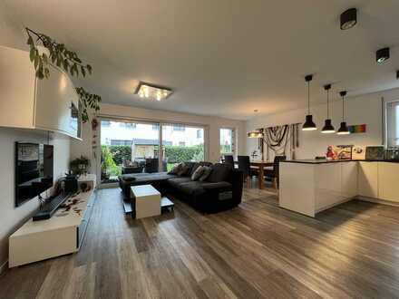 Exclusive-Neuwertige Familienwohnung mit großer überdachten Terrasse und Garten