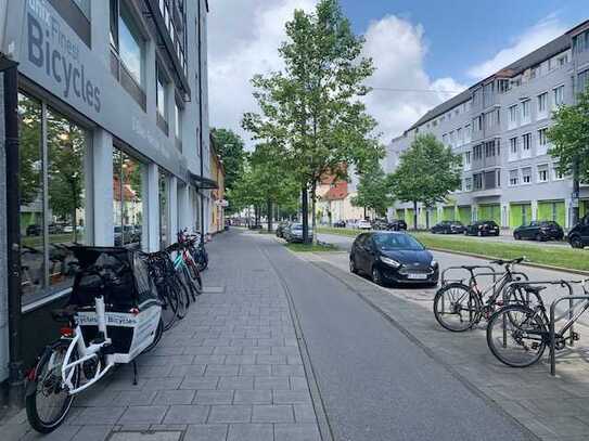 Nähe Pasing Arcaden, 2 Ladeneinheiten, 146 m² / 168 m², 6 TG-Plätze, 1 Garage