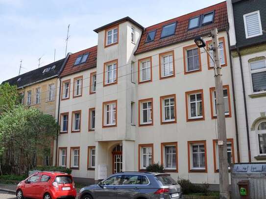 2-Raum-Dachgeschosswohnung mit Balkon und EBK