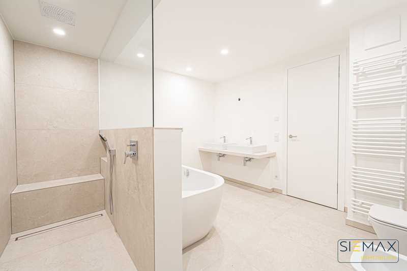                                                               Exklusive 3-Zimmer-Maisonette mit Garten &ndash; Stilvoll wohnen und entspannen!                                                       in Allach (München)