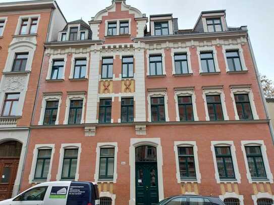 Gepflegte Wohnung mit drei Zimmern und Balkon in Leipzig
