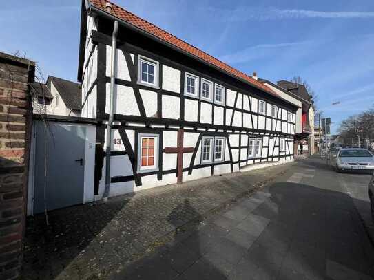 Renovierte 3 Zimmer-Wohnung mit eigenem Garten und Terrasse, Bonn