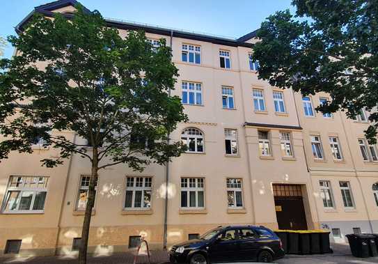 Attraktive Dreiraumwohnung im Herzen der Stadt mit neuer Einbauküche