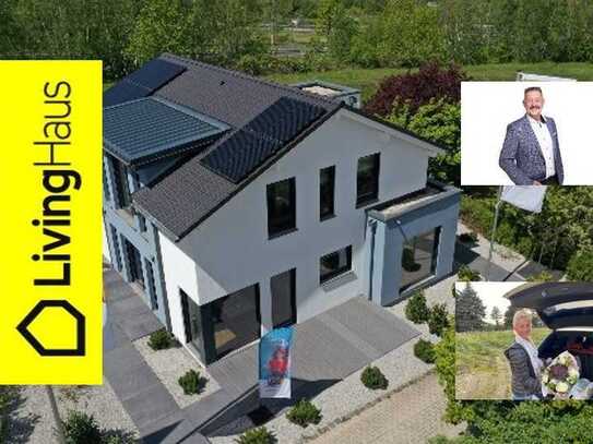 ERFÜLLEN SIE SICH IHRE GRÖSSTEN LEBENSTRÄUME: EINE EIGENE FAMILIE, EIN HAUS MIT GARTEN UND EINEN HUN