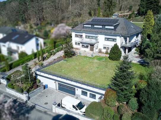Luxuriöse Villa mit exklusiver Ausstattung und Fernblick in bester Lage- inklusive Tiefgarage