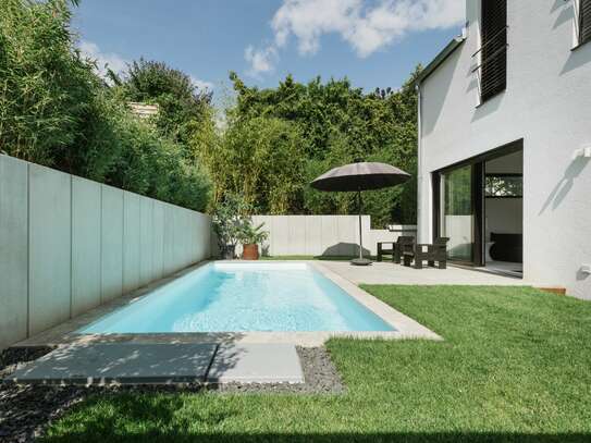 Das sonnige moderne interessante Architekten - Einfamilienhaus mit Pool !