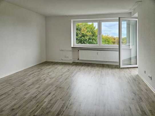 Einziehen und wohlfühlen! 3-Zimmer-Wohnung mit Balkon in Bremerhaven-Lehe