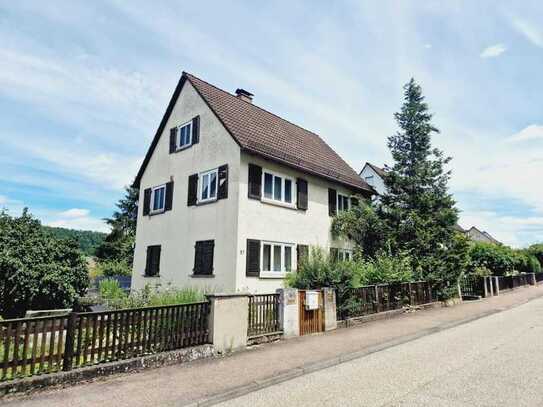 Renovierungsbedürftiges Wohnhaus in bevorzugter Lage