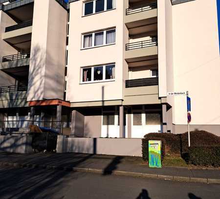 ab 01.04.25 oder später: helle, gut geschnittene 3ZKB Wohnung in Zentrumsnähe mit überdachtem Balkon