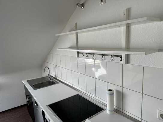 Schöne 2-Zimmer-DG-Wohnung in Neuss