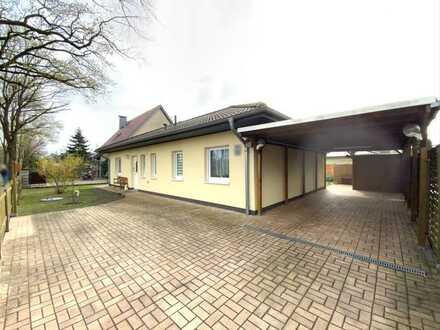 Gepflegtes Einfamilienhaus mit Garten, Carport und Pool zu verkaufen!