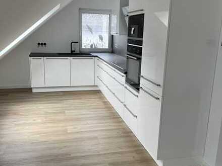 Erstbezug 3-Raum-DG-Wohnung mit Balkon in Bergneustadt