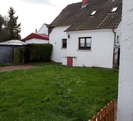 Günstiges, modernisiertes 4-Raum-Einfamilienhaus mit EBK in Hütschenhausen