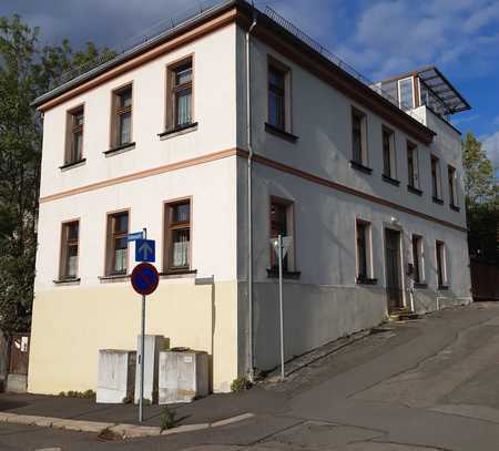 Geräumiges, günstiges 5-Raum-Wohn,- und Geschäftshaus in Lengenfeld