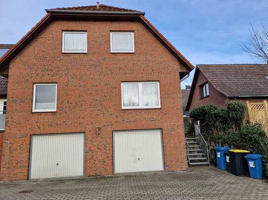 Im Herzen von Bad Oldesloe, Schöne 2-Zi. Wohnung in einem Zweifamilienhaus mit Tiefgarage