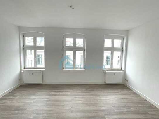 Moderne Wohnung direkt am Markt, neuwertige Einbauküche