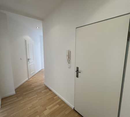 Modernisierte 2-Zi.-DG-Wohnung mit Panoramablick & Terrasse in Hamburg-Horn - ab 01.03.2025