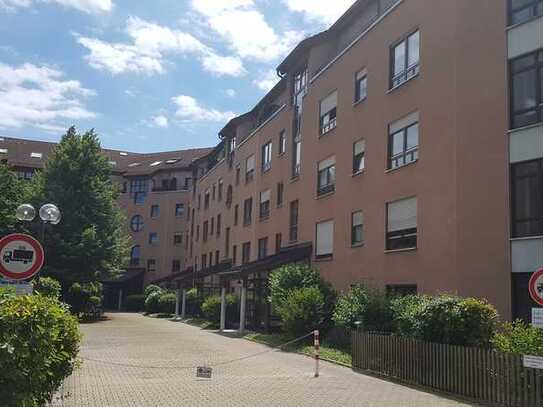 helle 2-Zimmer-Wohnung mit Balkon und Einbauküche in Augsburg