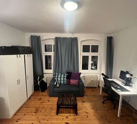 Room available for short term (35 days) - December 1st - January 5th.