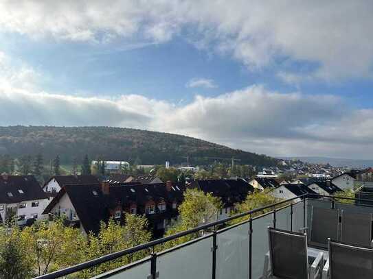 Neubaustandard: großzügiges Einfamilienhaus mit Einliegerwohnung und herrlichem Fernblick!