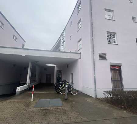 Erstbezug nach Sanierung: möblierte, geräumige und helle 1-Zimmer-Wohnung zur Miete in Regensburg