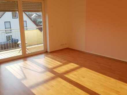 Modernisierte Wohnung mit vier Zimmern und Balkon in Wolfsegg