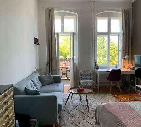 Beatiful altbau 2-bedrooms flat in Prenzlauer Berg, 2 floor