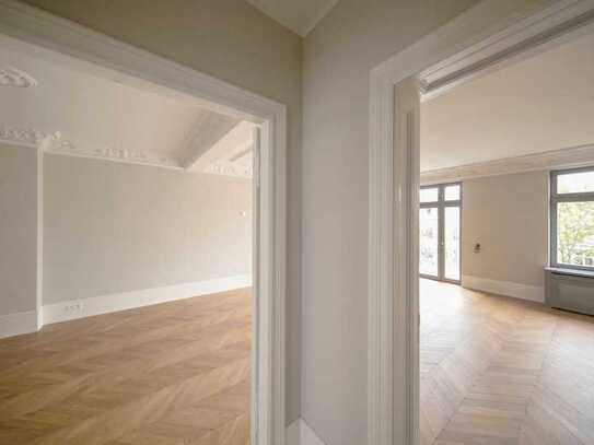 Pariser Flair auf 150 qm 4-Zi-Altbau-Whg mit 2 Balkonen und Spree-Nähe