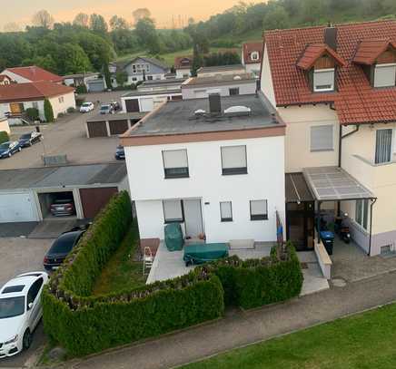 Schönes Einfamilienhaus mit sechs Zimmern inkl. Stellplatz und Garage in Alb-Donau-Kreis, Amstetten